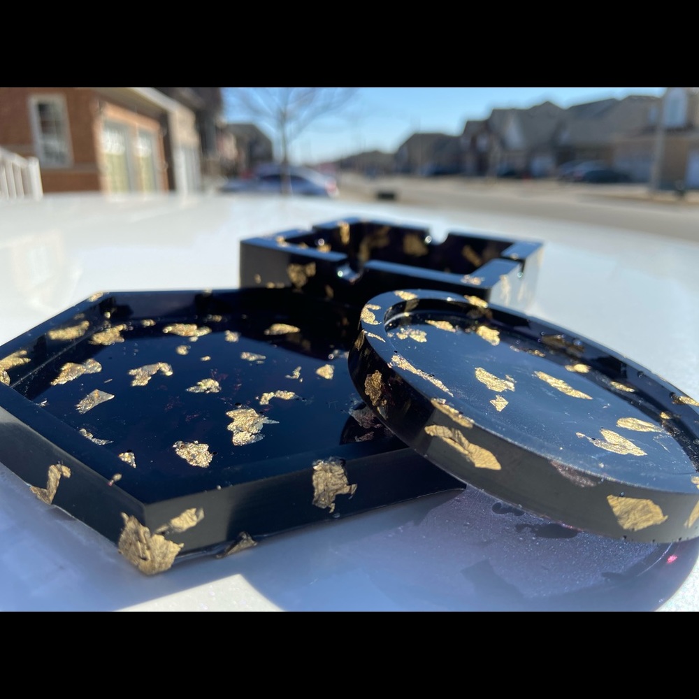 Black and Gold Ashtray/Coaster set!